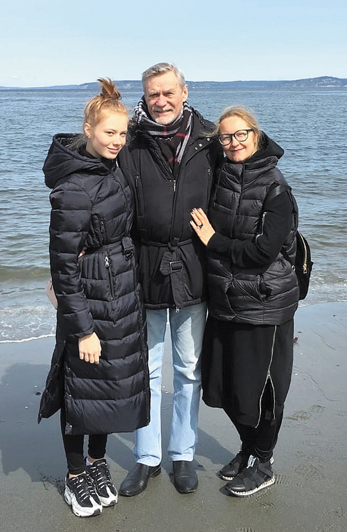 Александр михайлов актер биография личная жизнь жены Александр Михайлов: "С буддизмом у меня очень трепетные отношения" - новости Бур