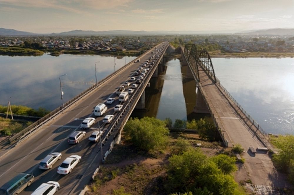 Мост через реку уды