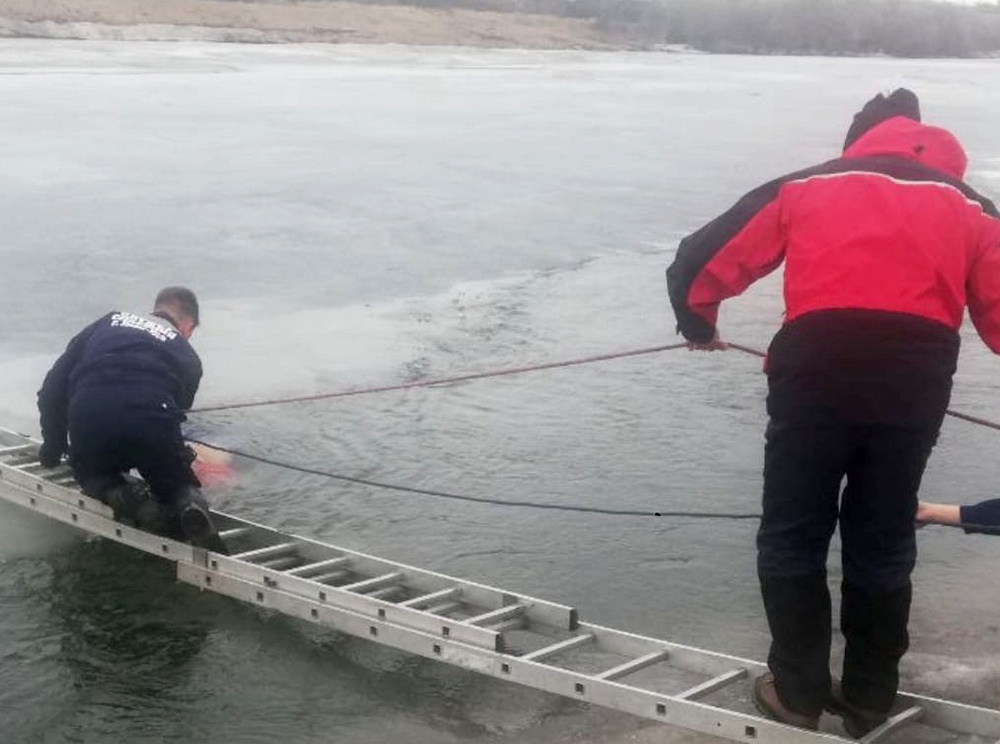 Имена утонувших. Река уда в Улан-Удэ. Провалился под лед спасатели ищет.