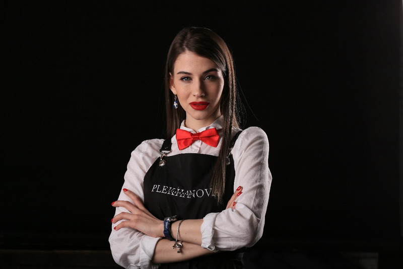 Маникюр до и после макияжа