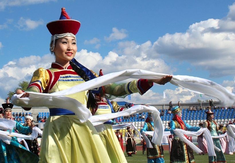 Народы республики бурятия. Бурятский хадак. Буряты Улан Удэ. Улан-Удэ, Респ. Бурятия. Хакасы Харбан.