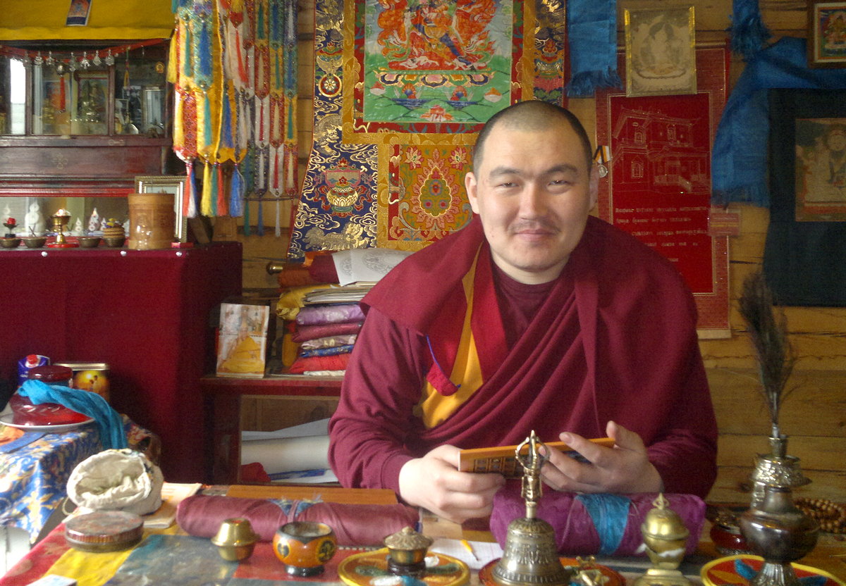 Зурхай информ полис на неделю 2024. Лама астролог. Буддийские ламы астрологи. Зурхай 2022. Тибетская астрология зурхай.