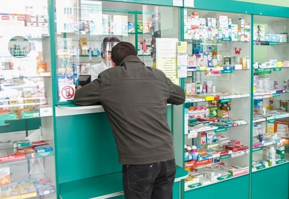 Телефон аптеки бесплатных лекарств. Лекарственные препараты в аптеке. Аптечные лекарства. Аптека таблетки. Реализация лекарств в аптеке.