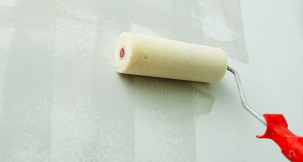 Можно ли грунтовать стены обойным клеем