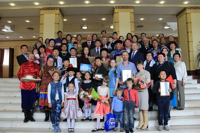 Молодая семья Ялаевых, работники ОАО «Газ-Сервис», завоевала Гран-при конкурса «Молодая семья-2012»